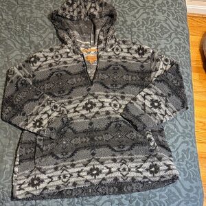 Koolaburra by UGG Black and Gray Patterned Fleece Sweatshirt style Pullover